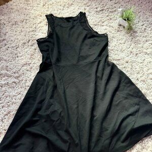 Black H&M cute sleeveless dress with flow perfect for a night out or a fancy dre